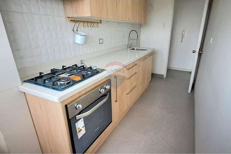 Departamento remodelado, luminoso 3d + est..