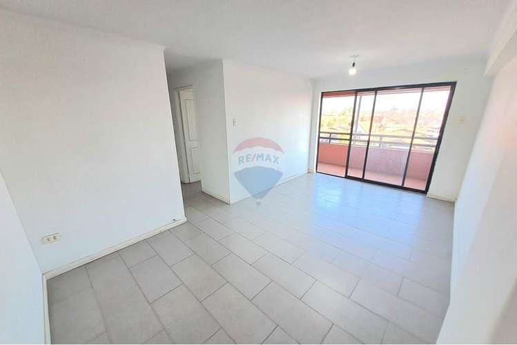 Departamento remodelado, luminoso 3d + est..