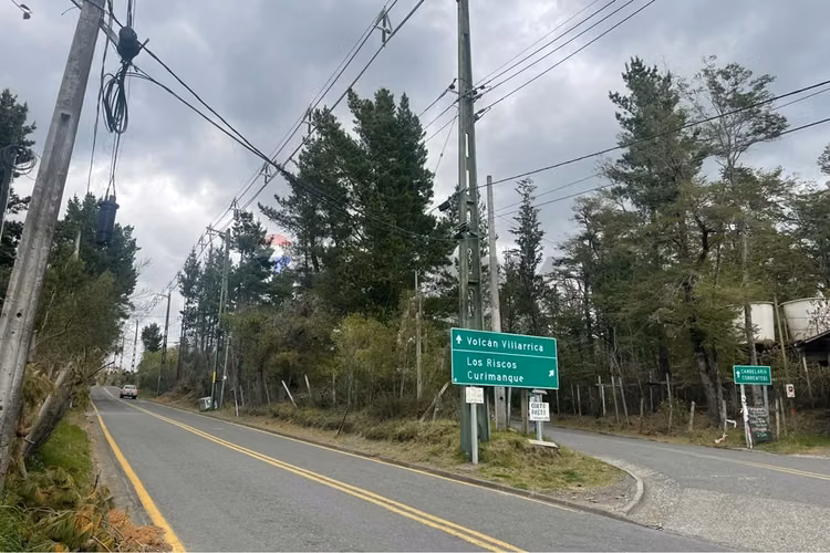 Terreno triangulo camino al volcán, pucón - Imagen 1