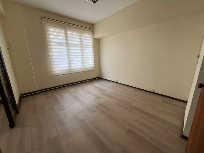 ARRIENDO OFICINA EXCELENTE UBICACION A PASOS DEL METRO