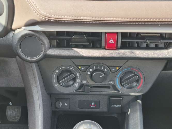Toyota Yaris 1.5 I Sedan Mt 2024 - Imagen 13