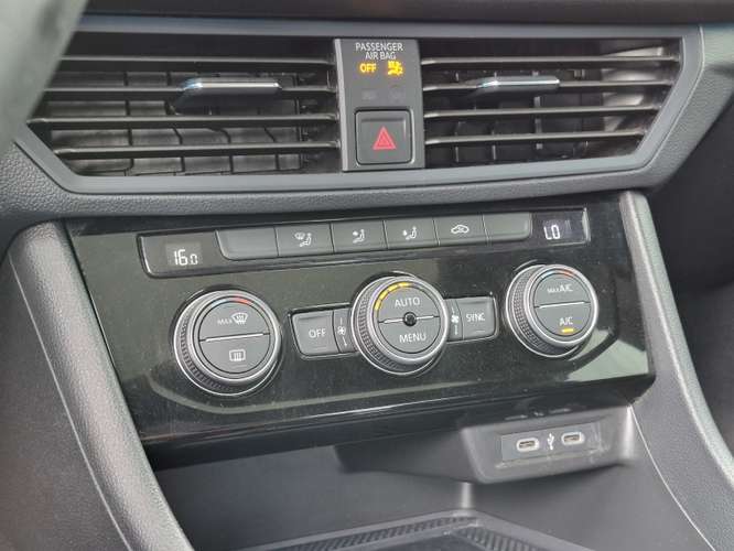 Volkswagen Jetta 1.4 Comfortline Sky At 2024 - Imagen 19