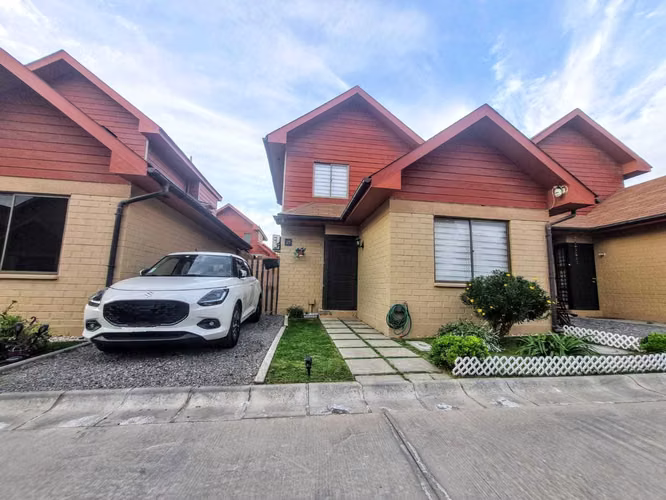 Hermosa Casa 3D/2B en condominio cerrado (185717)