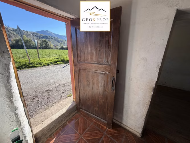 Casa adobe Plaza Putaendo con terreno agricola 1119  m²