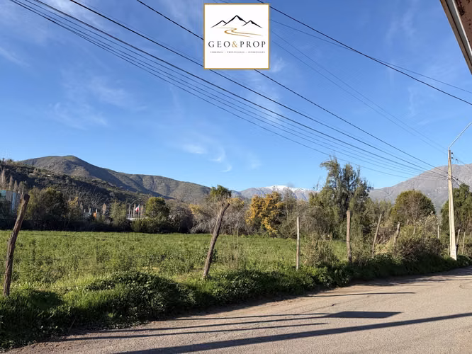 Casa adobe Plaza Putaendo con terreno agricola 1119  m²