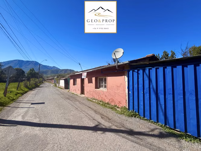 Casa adobe Plaza Putaendo con terreno agricola 1119  m²