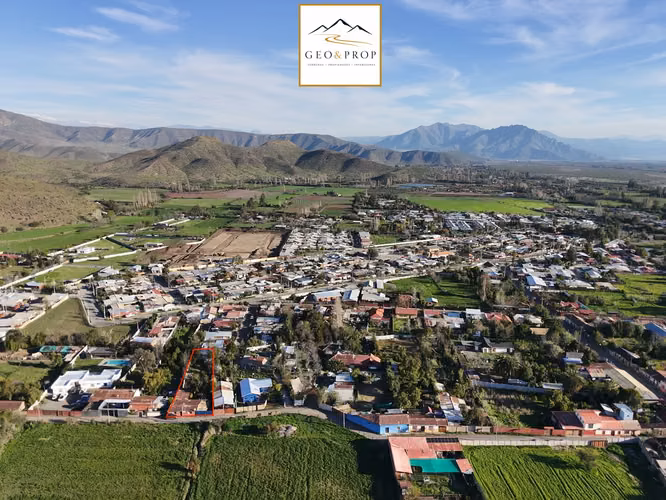 Casa adobe Plaza Putaendo con terreno agricola 1119  m²