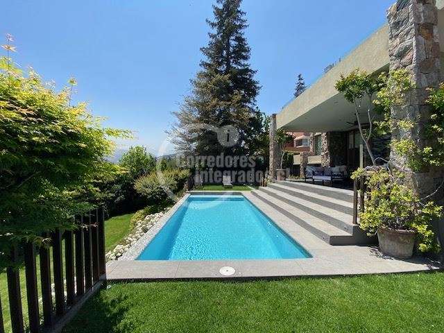 Casa en arriendo de 7 dormitorios en Las Condes condominio