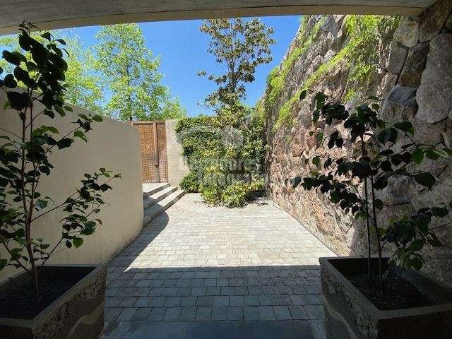Casa en arriendo de 7 dormitorios en Las Condes condominio