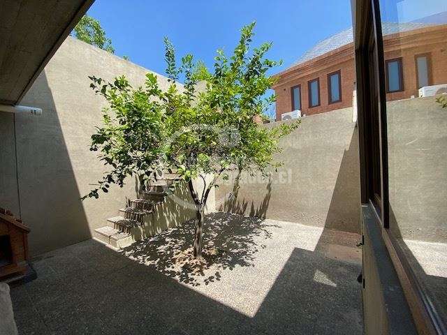 Casa en arriendo de 7 dormitorios en Las Condes condominio