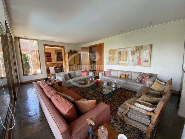 Casa en arriendo de 7 dormitorios en Las Condes condominio