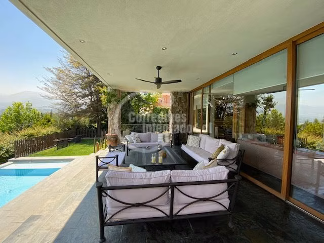 Casa en arriendo de 7 dormitorios en Las Condes condominio