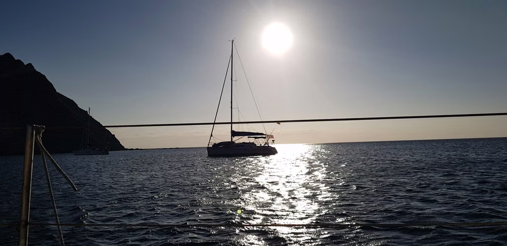 VENDO VELERO ESLORA 30 PIES