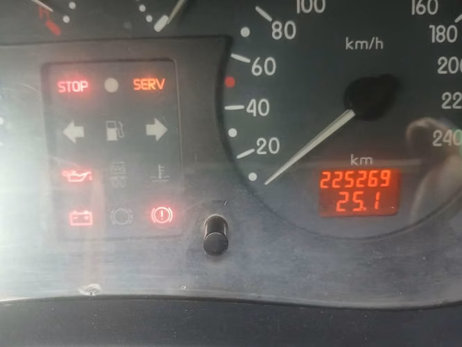 RENAULT CLIO 2004