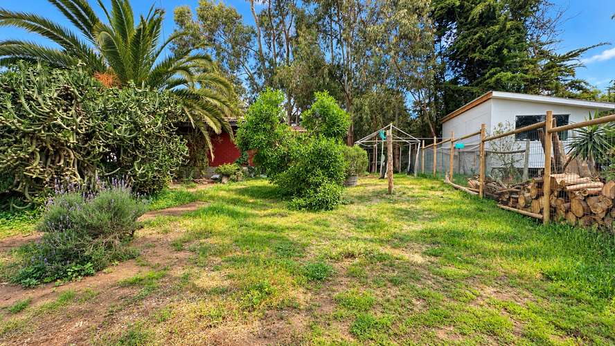 CASA CON AMPLIO TERRENO EN HORCÓN CENTRO A PASOS DE LA PLAYA
