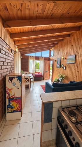 CASA CON AMPLIO TERRENO EN HORCÓN CENTRO A PASOS DE LA PLAYA