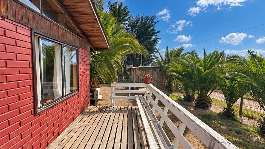 CASA CON AMPLIO TERRENO EN HORCÓN CENTRO A PASOS DE LA PLAYA