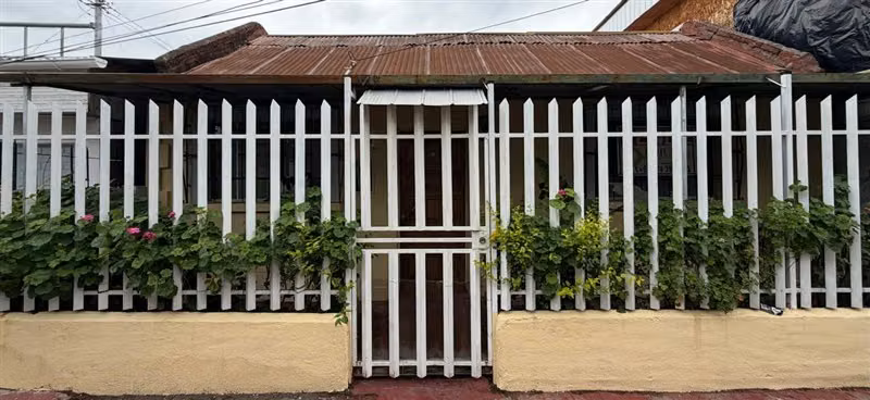 Casa en venta de 3 dorm. en San Bernardo - Imagen 1
