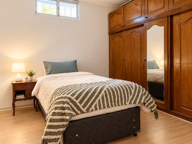 EMPRENDE Y VIVE EN TU PROPIA CASA  330 M2 MAS BODEGAS