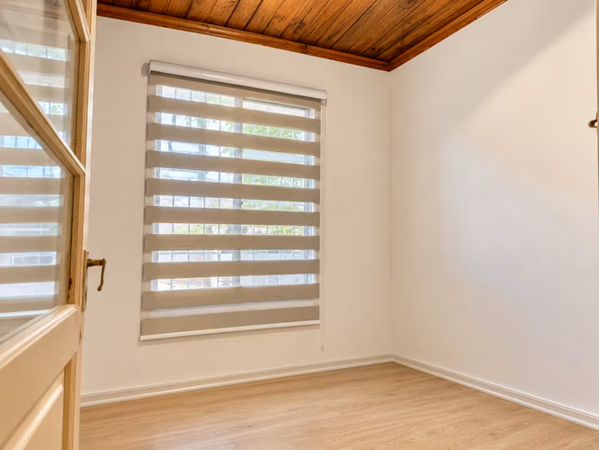 EMPRENDE Y VIVE EN TU PROPIA CASA  330 M2 MAS BODEGAS