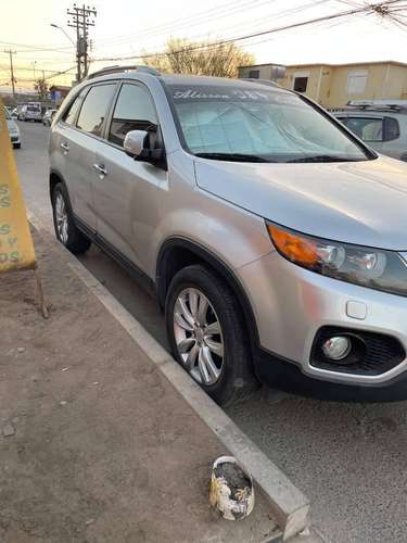 Vendo camioneta amplia kia sorento