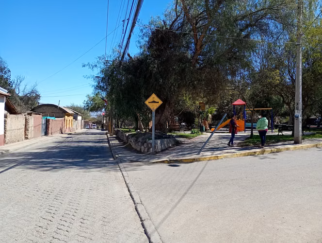 CASA MAS LOCAL COMERCIAL 504 MTS2 SECTOR HIERRO VIEJO VALLE DE ELQUI