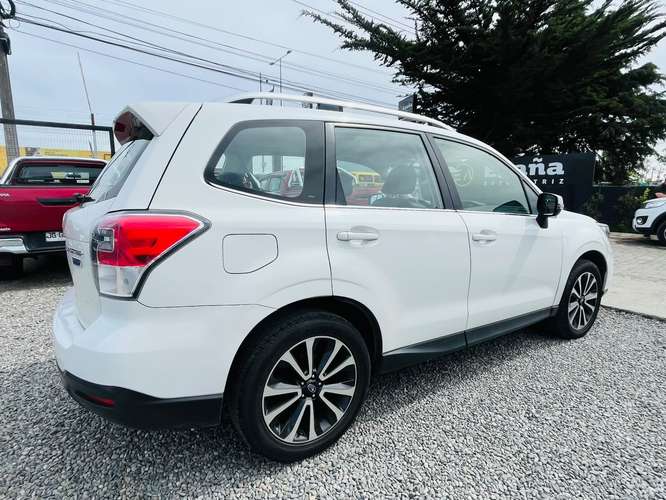 SUBARU FORESTER 2017