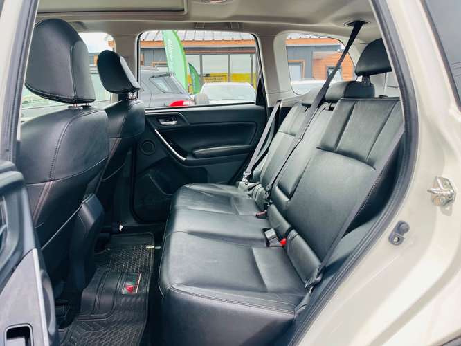 SUBARU FORESTER 2017