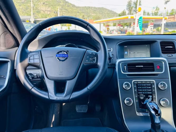 VOLVO S60 D2 AT DIESEL 2019 - Imagen 10