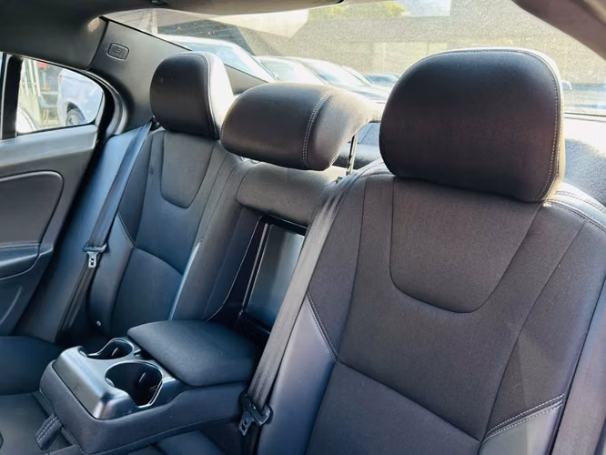 VOLVO S60 D2 AT DIESEL 2019 - Imagen 19