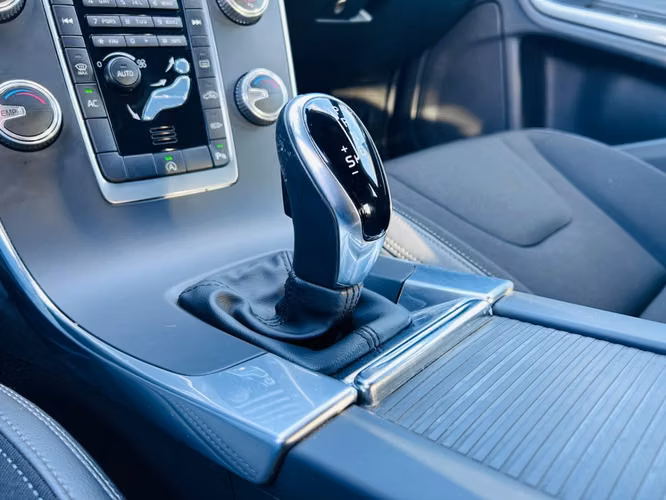 VOLVO S60 D2 AT DIESEL 2019 - Imagen 16