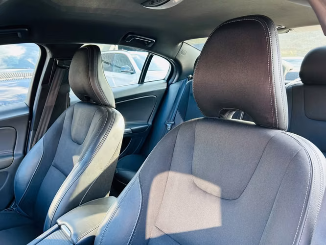 VOLVO S60 D2 AT DIESEL 2019 - Imagen 17