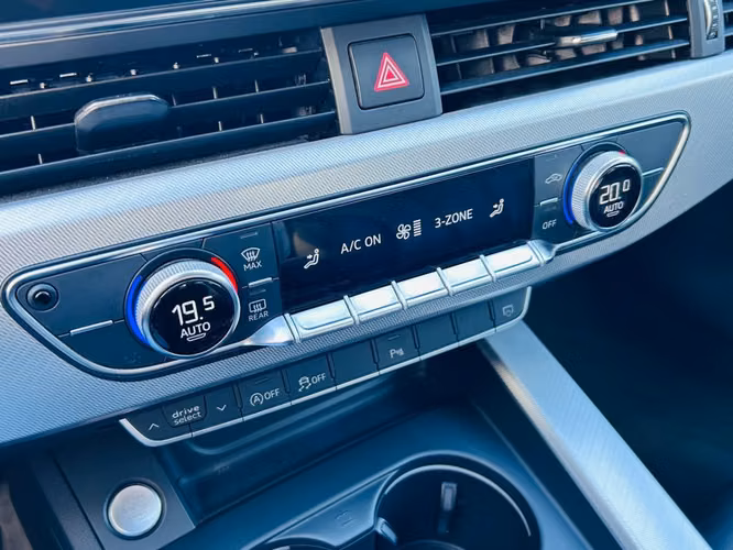 AUDI A4 35 TFSI 2.0T S LINE 2022 - Imagen 18