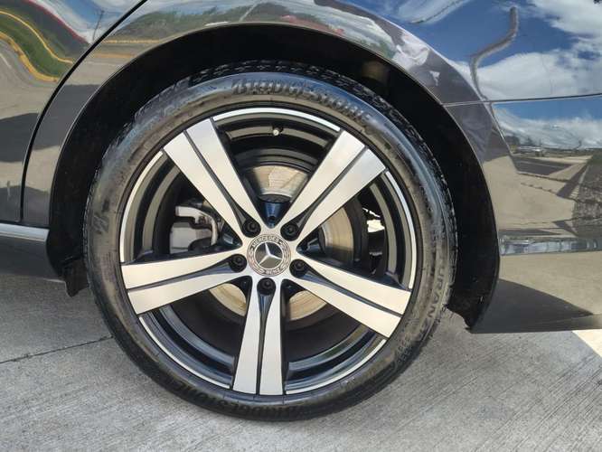 MERCEDES-BENZ C200 1.5 TURBO AUTOMÁTICO 2023