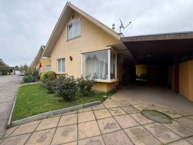 EN  VENTA  CASA CON PISCINA  EN CONDOMINIO ARANJUEZ