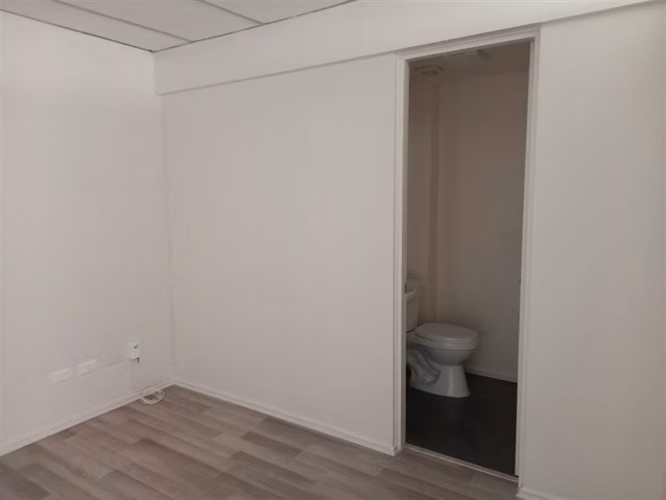 Se vende oficina en Edificio Centenario 22mts2 Maipú