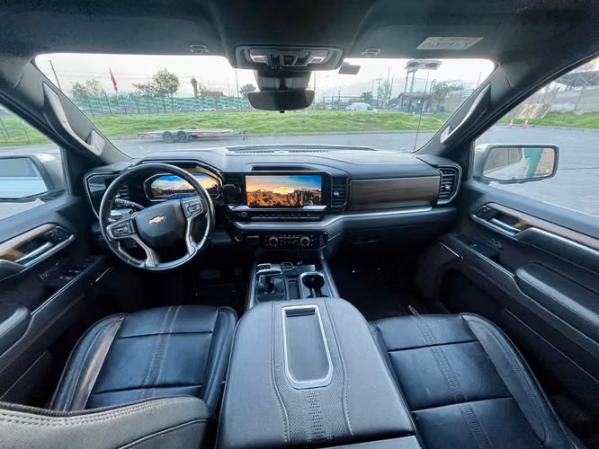 Chevrolet Silverado 3.0 HIGH COUNTRY 4X4 AT - Imagen 10