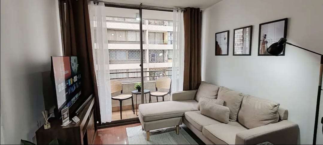 “Vive o Invierte en Santiago Centro: Departamento Amoblado con Alta Rentabilidad desde el Primer Día”