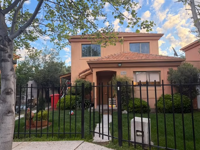 Casa en arriendo de 3 dorm parque brisas norte