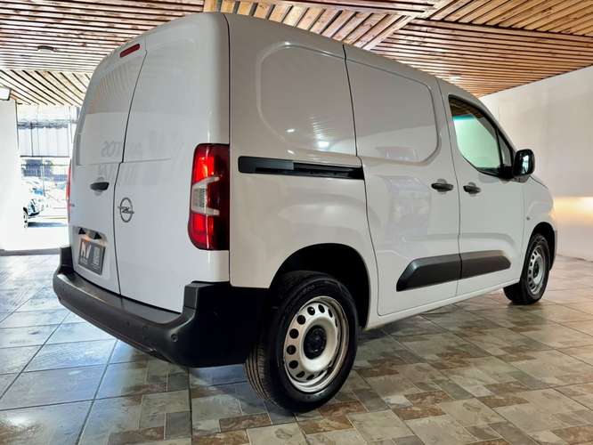 OPEL COMBO FACTURABLE VALOR CON IVA