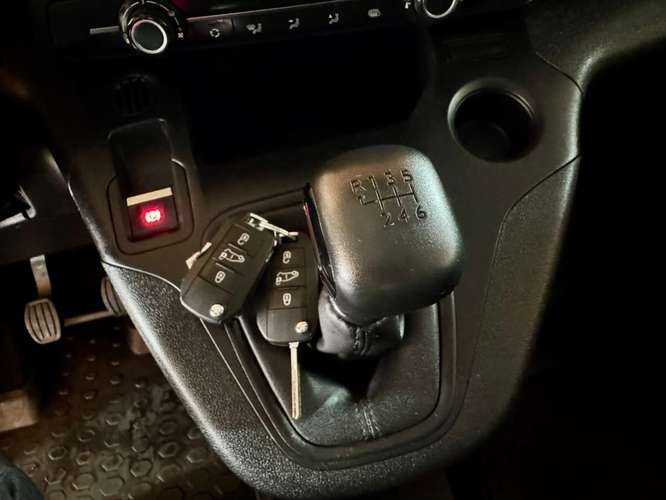OPEL COMBO FACTURABLE VALOR CON IVA
