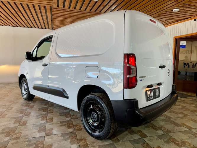 OPEL COMBO FACTURABLE VALOR CON IVA