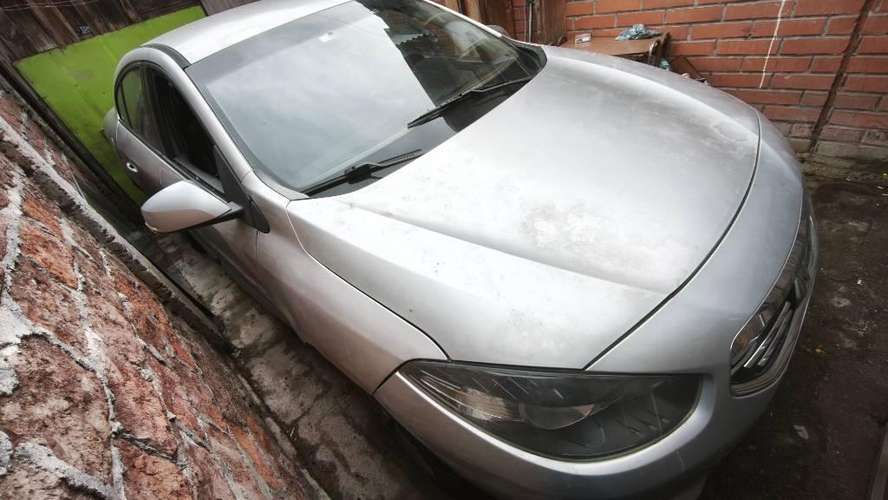 Renault Fluence 2.0 Authentique 2014 - Motor andando (Detalle biela / Agua)