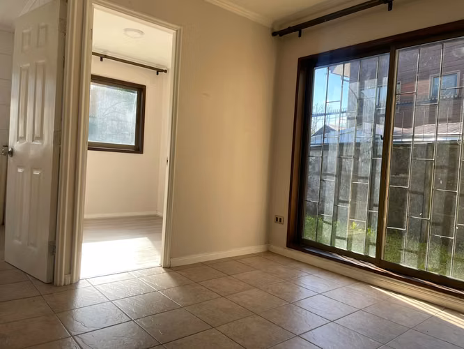 Arriendo amplia casa en Brisas del Sol - Imagen 3