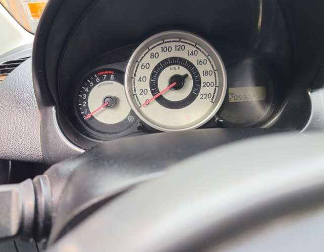Auto mazda 2 año 2012