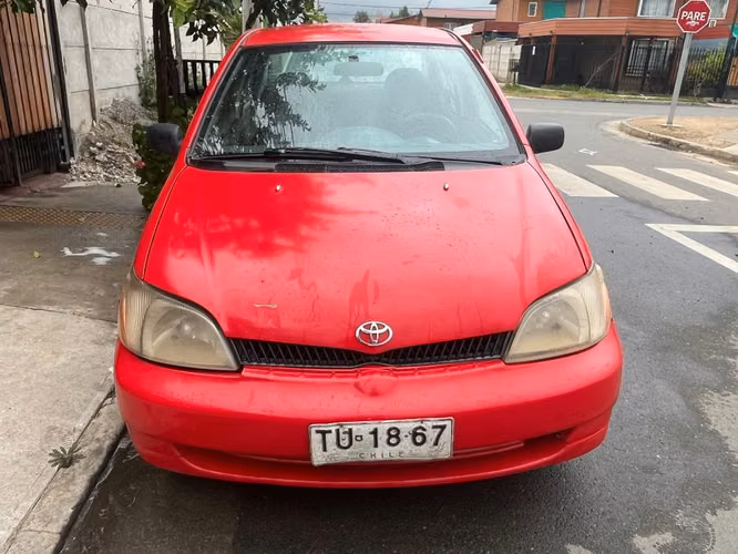 Toyota Yaris año 2000