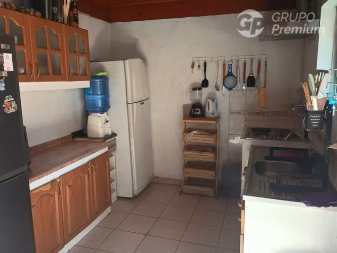 Acogedora Casa de 3D 1B.con potencial en venta Est. Central - Imagen 8
