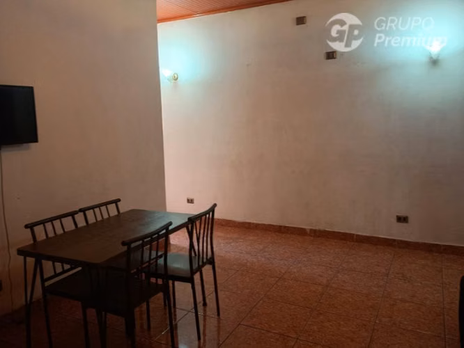Acogedora Casa de 3D 1B.con potencial en venta Est. Central - Imagen 3