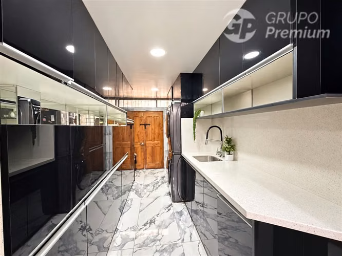 Casa en venta Independencia sector residencial 5D 4B Piscina