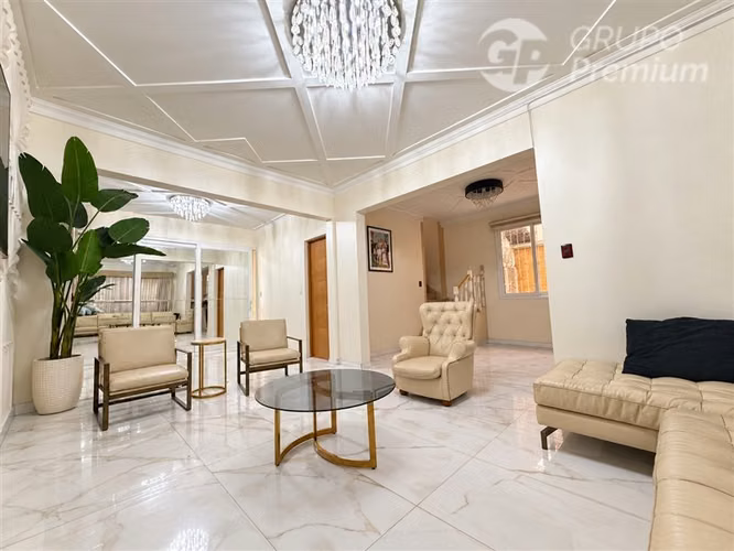 Casa en venta Independencia sector residencial 5D 4B Piscina